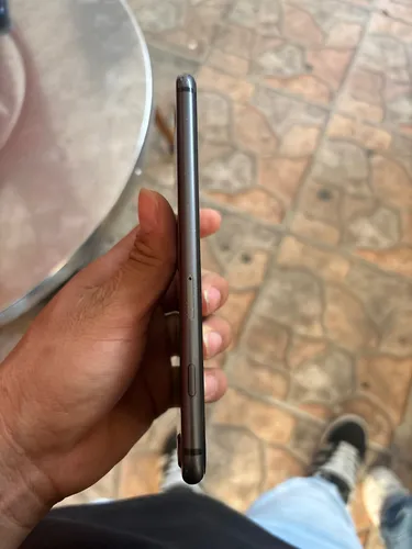 Celular iPhone 8 Plus (Usado)