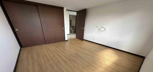Apartamento En Arriendo Ubicado En Envigado Sector Loma Del Esmeraldal (27260).