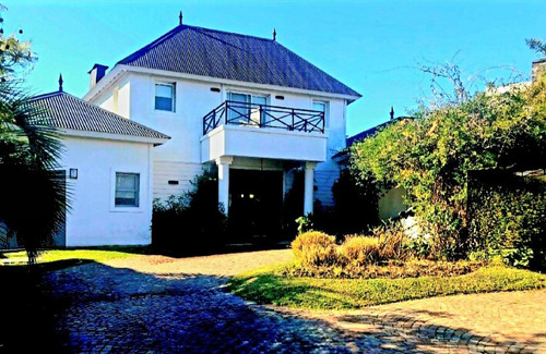 Casa Al Lago En Alquiler En Los Castores, Nordelta, Tigre