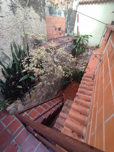 Imagen 8 de 25 de Amplió Town House En Llano Alto