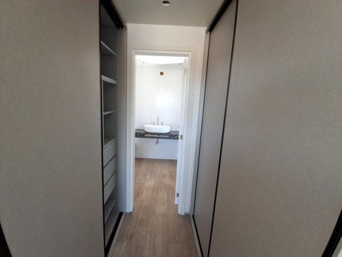 Venta De Departamento 3 Dormitorios Patio, Balcón Y Cochera