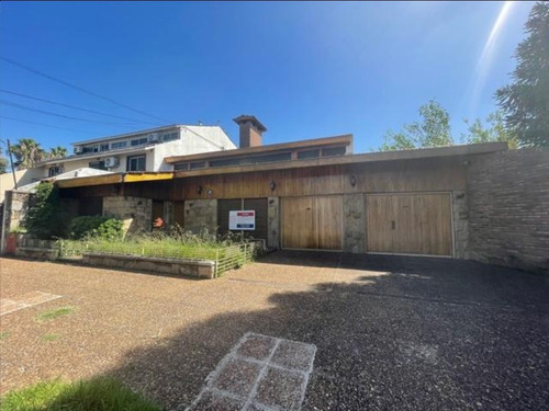 Imagen 1 de 11 de Casas Chalet - Venta