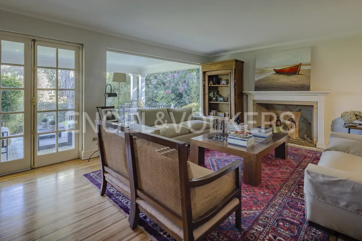 Imagen 3 de 26 de Casa Inglesa Con Vista Despejada En El Huinganal