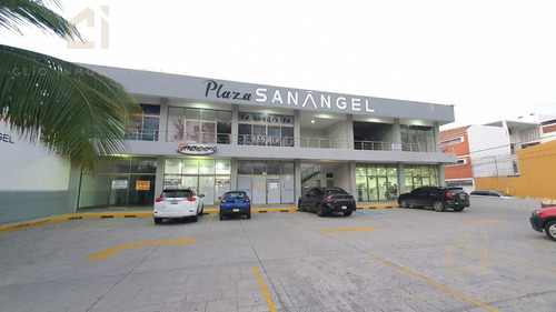 Local En Renta En Veracruz En Plaza Comercial Planta Baja, Zona  Av. Urano, Fraccionamiento  Jardines De Mocambo