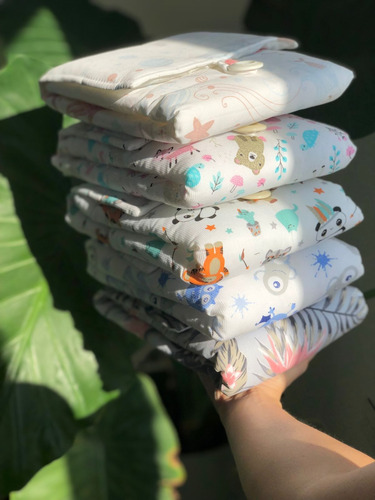 Cambiador Para Bebé Impermeable Variedad De Estampados Gris Hojitas