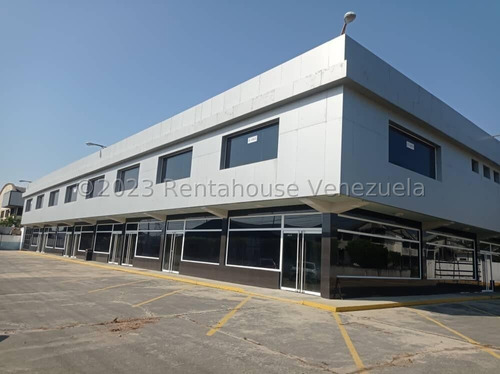 Mp, Nave Empresarial De 3056 Mtrs, Ubicada Estrategicamente En La Zona Industrial La Quizanda, Totalmente Remodelada A Estrenar, Distribuida Entre 4 Locales Con Baños, 6 Locales