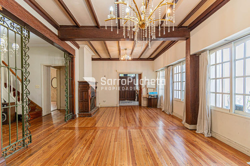 Venta Casa 5 Ambientes Con Garaje, Quincho Y Piscina En Haedo.