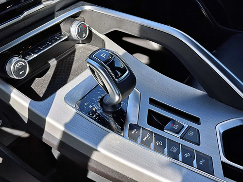 Geely Coolray Sport