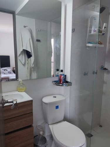 Imagen 3 de 7 de Apartamento Rodeo Alto Parqueaderos Y 2 Utiles