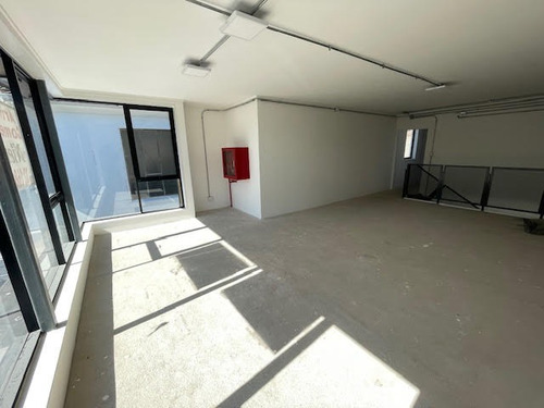 Excelente Local En Arriendo 2 Oriente Entre 12 Y 13 Norte.