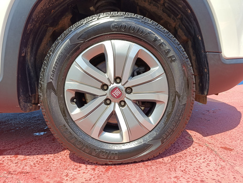 Fiat Toro 1.8 16v Freedom Flex 4x2 Aut. 4p