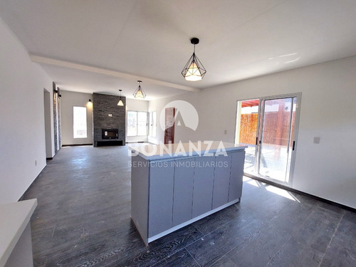 Imagen 5 de 28 de Piriápolis, Los Ángeles. Casa En Venta. 3 Dormitorios, 2 Baños.