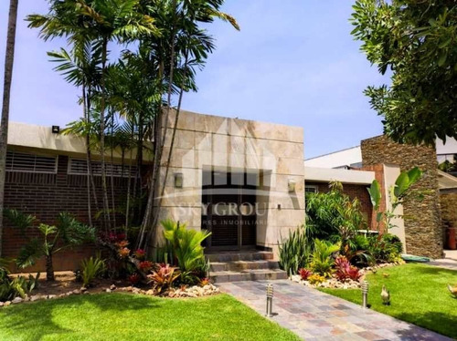 Imagen 1 de 16 de Casa Enventa En Urb. Guataparo Valencia Cod: Lemc-400
