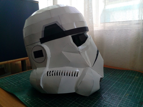 Casco De Stormtrooper Tamaño Real (para Armar En Papel) (Reacondicionado)