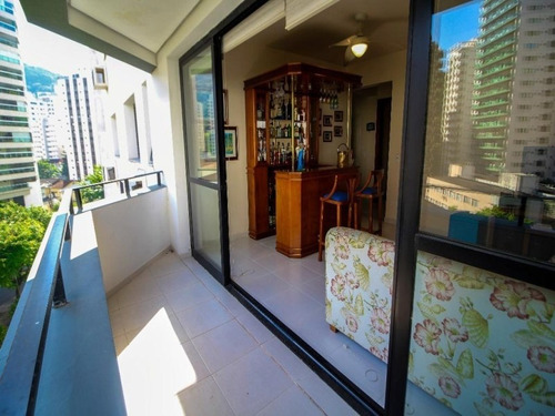 Imagem 1 de 30 de Apartamento À Venda - Reformado - Praia Das Pitangueiras - Guarujá Sp - 4 Dormitórios - 4 Banheiros - 2 Vagas - Ap4174 - 34711059