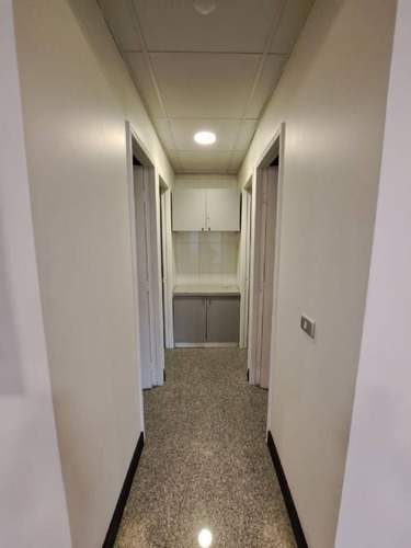 Imagen 7 de 8 de Arriendo Excelente Oficina Habilitada En Kennedy / 188 M2