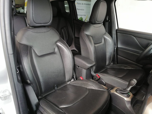 Imagen 10 de 15 de Jeep Renegade Limited 4x2 2018