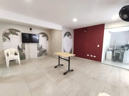 Local En Arriendo En Av Libertadores. Cod A27540