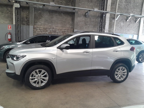 Imagen 3 de 7 de Alquiler De Camionetas Suv- Chevrolet Tracker - Teamrentacar