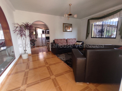 Imagen 2 de 30 de Casa En Venta En La Rotaria Oeste De Barquisimeto Lara 0.4.2.4.5.9.3.7.5.4.2 Rent-a-house Centro Occidente Mls Código: 22-9686