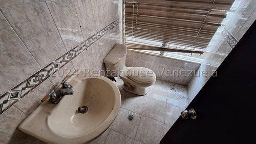 Excelente Oportunidad De Alquilar Una Amplia Oficina En La Urbina, Mls #25-3192