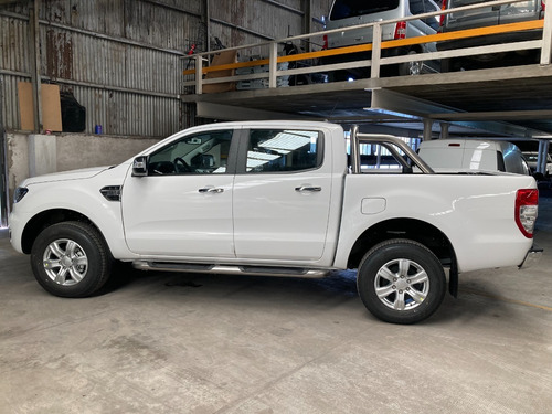 Imagen 6 de 15 de Ford Ranger Xlt 4x2 Mt 2022 0km Sin Rodar