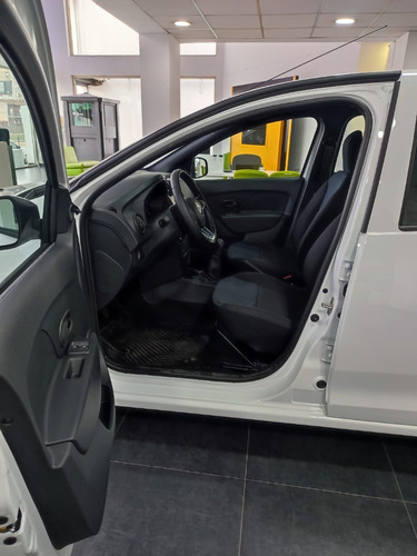 Imagen 14 de 19 de Renault Logan 1.6 16v Life Ft