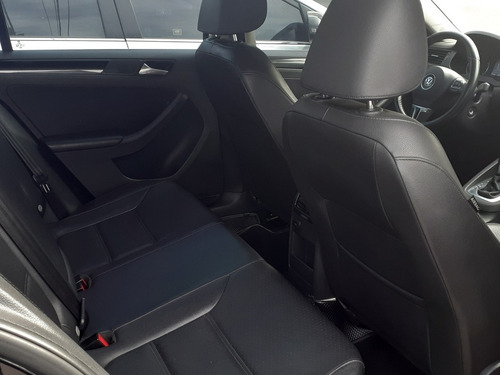 Imagen 5 de 10 de Volkswagen Vento 2014 2.5 Luxury 170cv Tiptronic