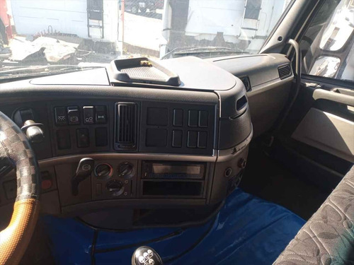 Imagem 7 de 11 de Volvo Fh 420 Truck 6x2 2006 Branco