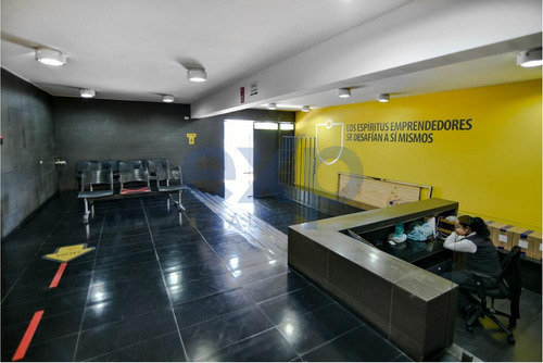 Arriendo Locales Comerciales En Piso 1 En Providencia