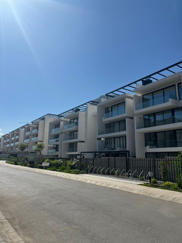 A Estrenar En Las Condes Hermoso E Iluminado Townhouse