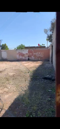 Terreno En Venta En La Col Constitución Rosarito