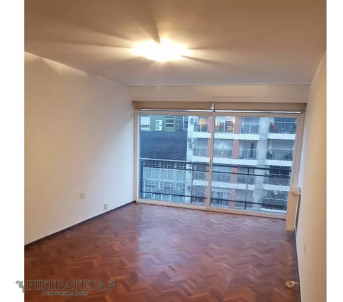 Apartamento Con Renta En Venta 3 Dormitorios, 2 Baños, Garaje Y Terraza-21 De Setiembre-punta Carretas