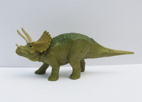 Mini Figura Triceratops Jurassic World Amblim Escala Matchbo