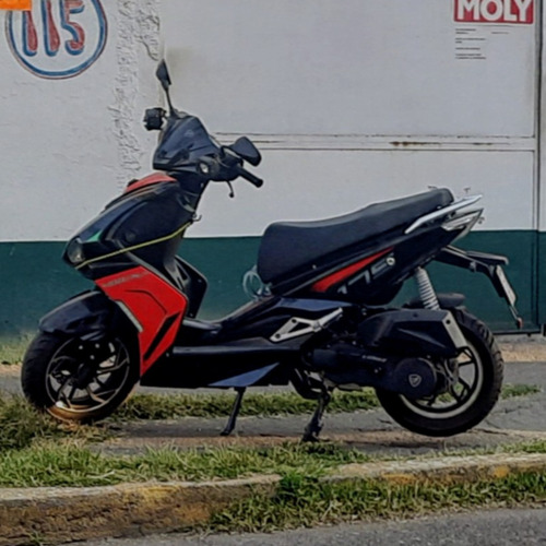 Modena 175cc Con Escape M4 Y Exploradoras