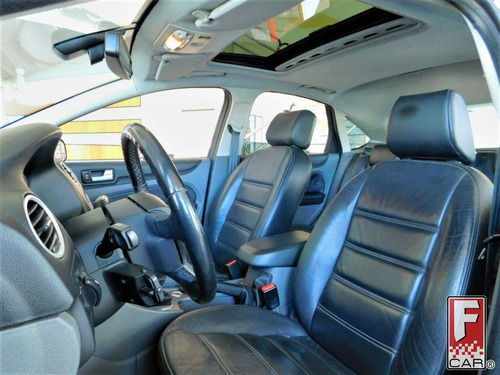 Imagem 4 de 10 de Ford Focus Titanium 2.0 16v Flex 5p Mec.