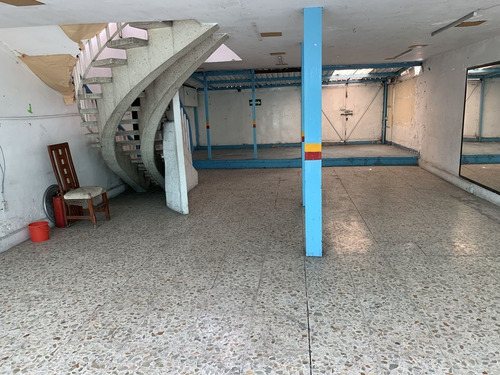 Casa Con Uso Desuelo En Venta En Jardin Balbuena, Cdmx