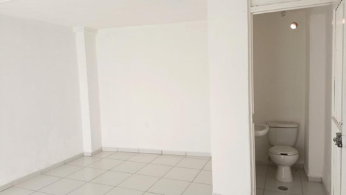 Local Comercia En Renta Sobre Av. Constitución, Casi Esquina Con Av. Salvador Nava Martínez En Slp