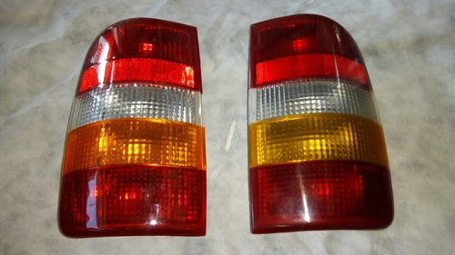 Juego De Faros Traseros Der E Izq Blazer 96/01