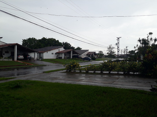 Midaly Vende Casa En La Urbanizacion La Laguna, Tipuro, Maturin.