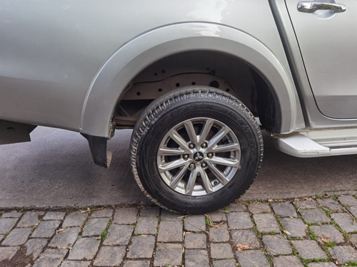 Imagen 10 de 15 de Mitsubishi L200 Dakar 4x4 Dcab 2.4