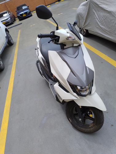 Suzuki Avenis Modelo 2025, 125cc, 4200 Km