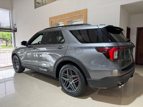 Ford Explorer St 2025