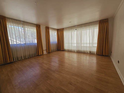 Departamento En Calle Traslaviña, A Pocas Cuadras De Alvare