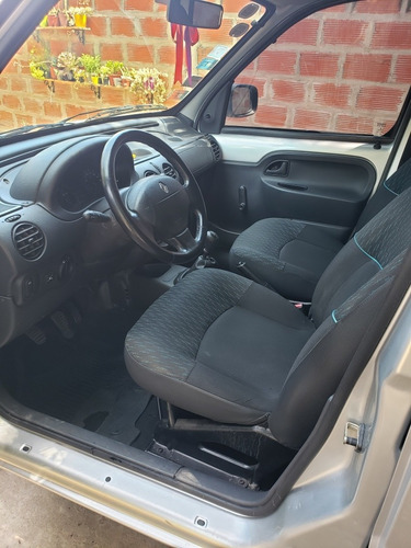 Imagen 7 de 12 de Renault Kangoo 2016 1.6 Furgon Ph3 Confort 5as Lc