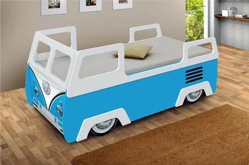 Quarto de menina com pintura de kombi