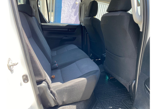 Toyota Hilux 2.7 Cabina Doble Sr Mt