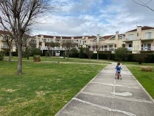 Venta - Amplio Triplex En Altos Del Molino - Bayugar Negocios Inmobiliarios