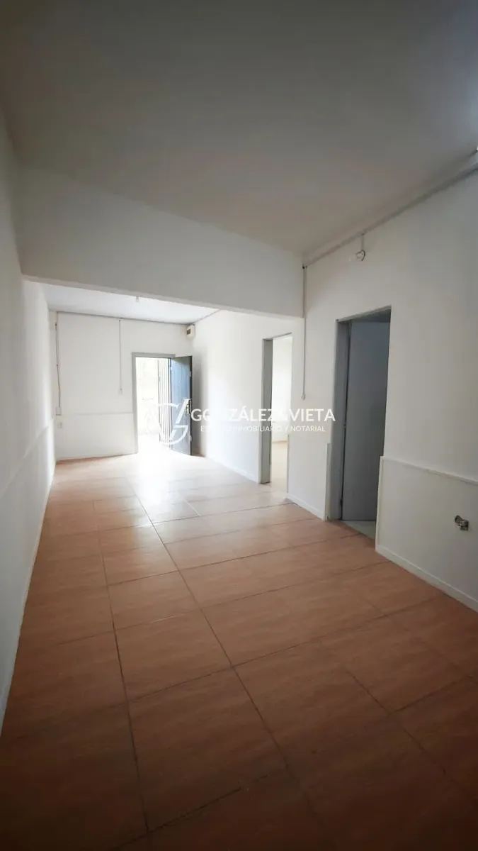 Apartamento De 1 Dormitorio Con Patio Y Entrada De Auto  En Flor De Maroñas · Foto 3