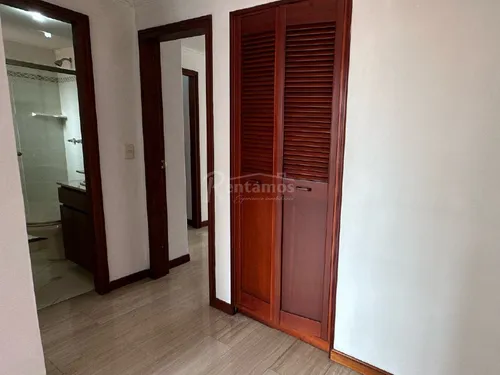 Apartamento En Venta En Conquistadores. Cod V776097